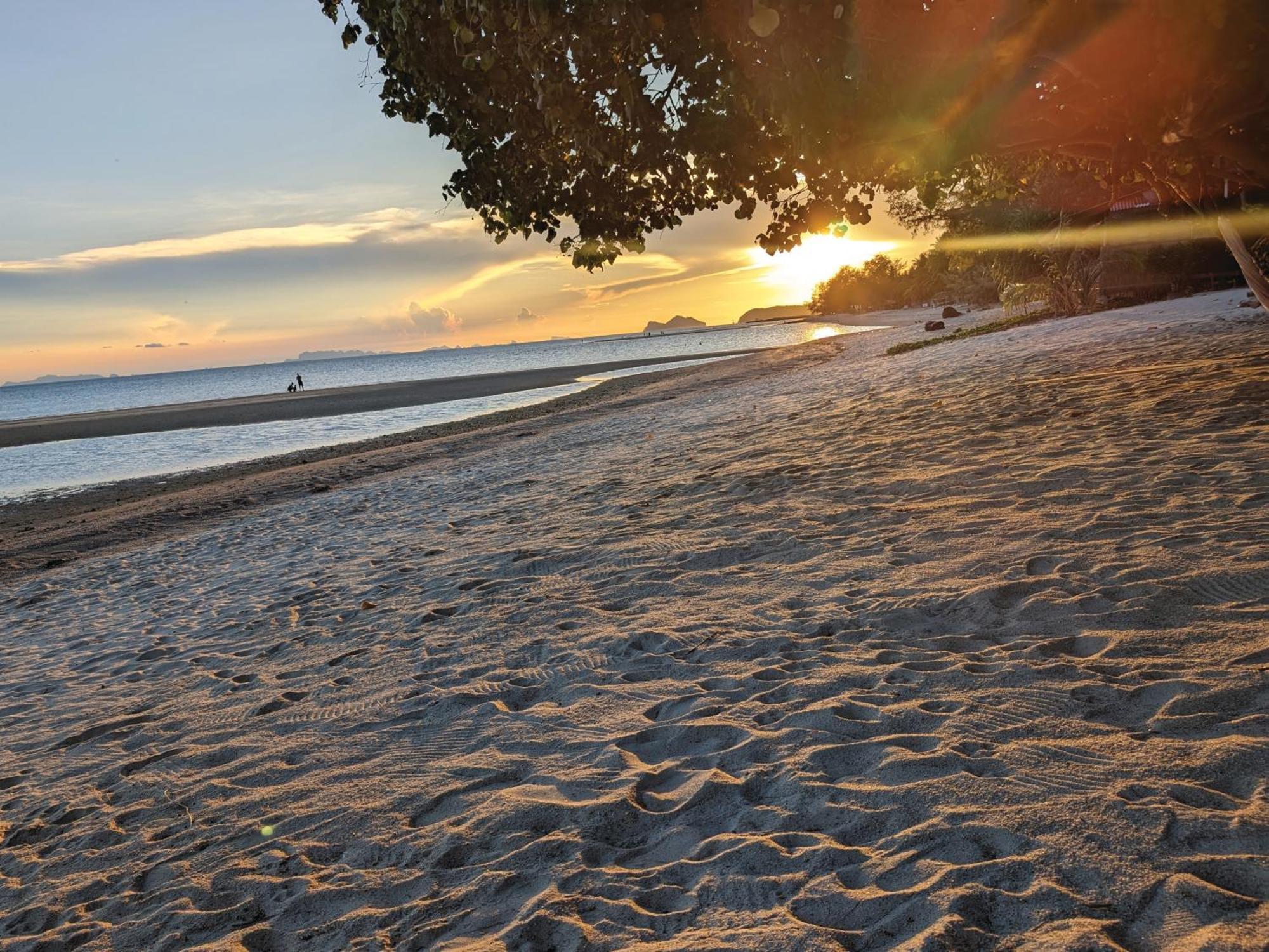 Munchies Bungalows Baan Tai Bagian luar foto